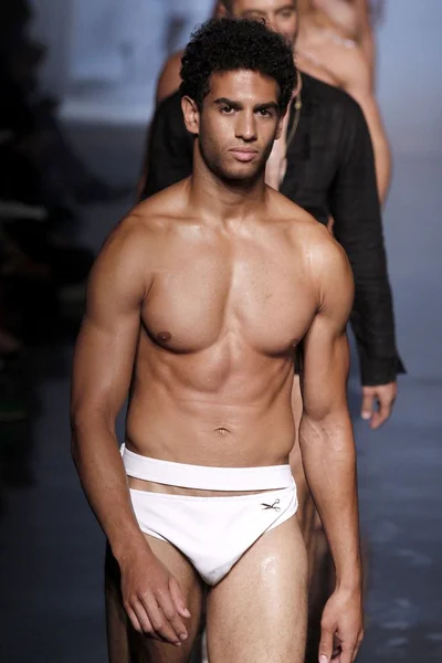 Look 49
